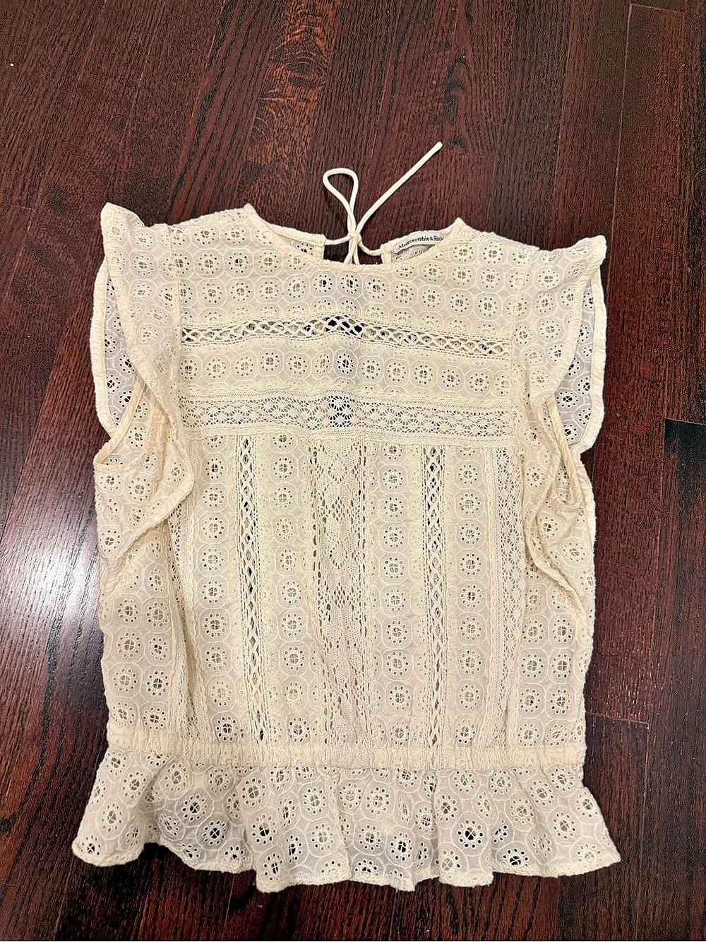 Abercrombie & Fitch Eyelet Lace Peplum Blouse in White Like New size small